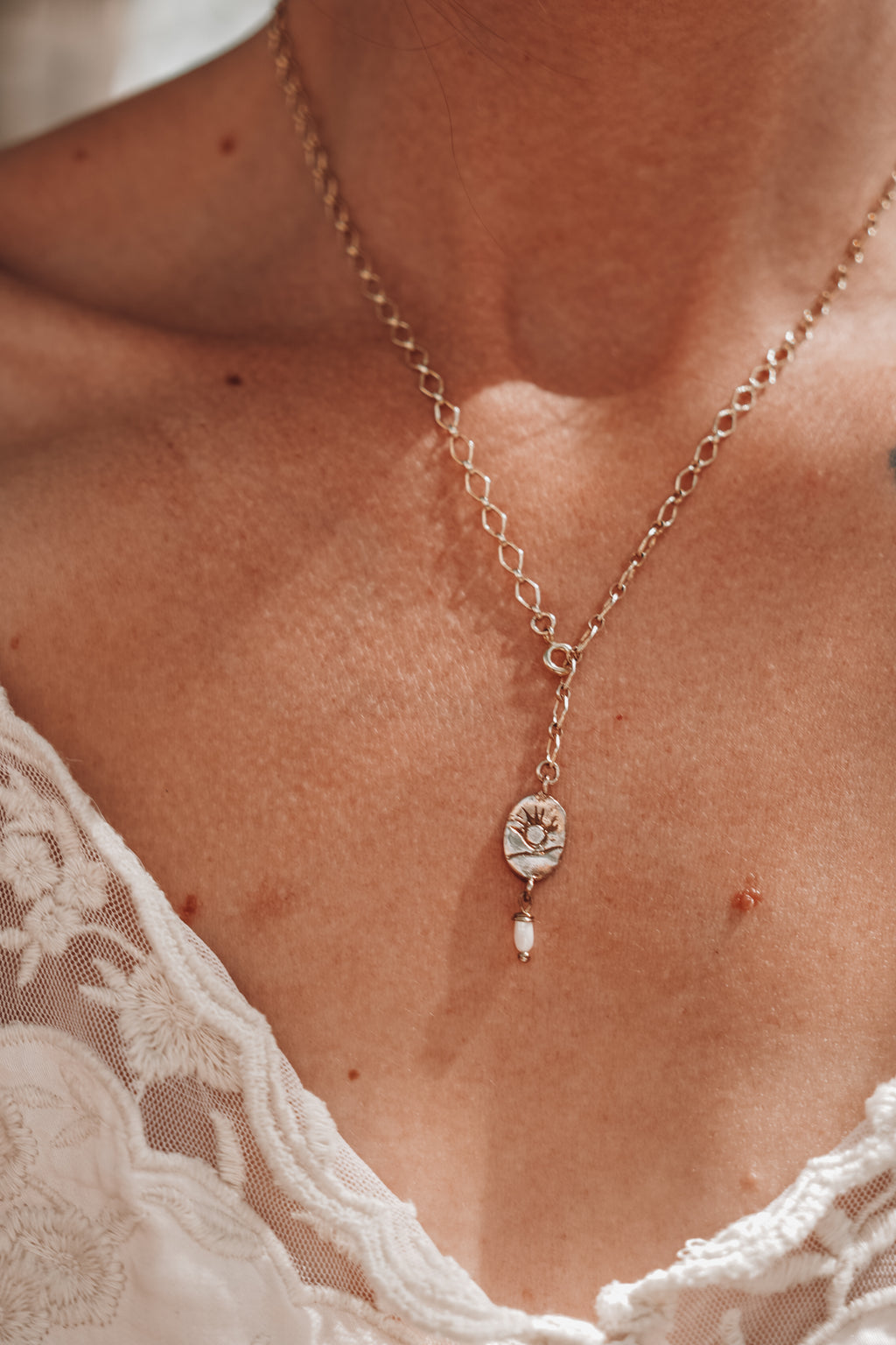 The Horizon Lariat